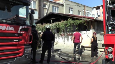 Ataşehir'de Korkutan Ev Yangını