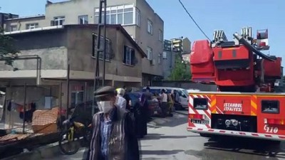 Ataşehir'de Yanan Evde Mahsur Kalan Anne Ve 2 Çocuğunu Vatandaşlar Kurtardı