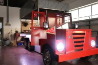 Izgara Tezgahını 'Selvi Boylum Al Yazmalım' Filmindeki Kamyona Benzettiler