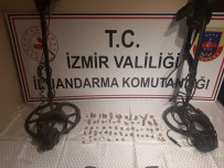 İzmir'de Jandarma Kaçak Kazı Yapan Şahısları Suçüstü Yakaladı Haberi