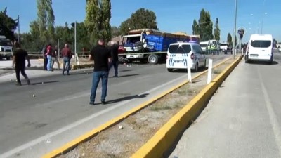 Konya'da Traktör İle Kamyon Çarpıştı Açıklaması 1 Ölü