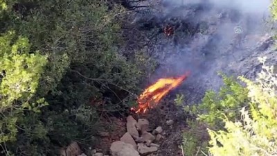 Manisa'da Makilik Alana Sıçrayan Anız Yangını Söndürüldü