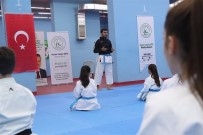 Milli Karateci Fatih Sadullah Selman, Gaziosmanpaşalı Sporcularla Buluştu Haberi