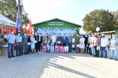 Mustafakemalpaşa'da Yenilenen Hayvan Barınağına Renk Geldi