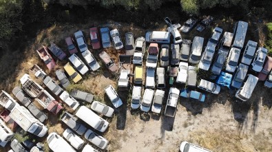 Piyasa Değeri 50 Milyon Olan Bu Araçlar Çürümeye Yüz Tuttu