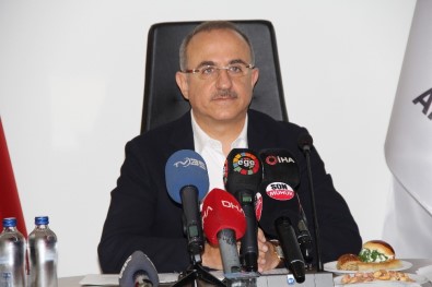 AK Parti İzmir İl Başkanı Sürekli Açıklaması '18 Ay Göz Boyamayla Geçmiştir'