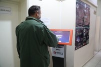 Başkale'de Kimlik Kartına Ehliyet Bilgilerinin Yüklenmesi Devam Ediyor