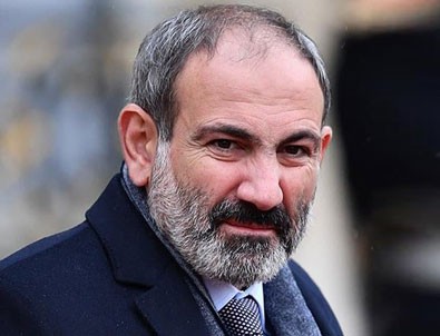 Paşinyan canlı yayında yalvardı!