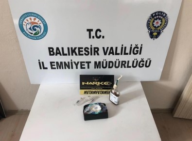 Balıkesir'de Polis 8 Uyuşturucu Şüphelisini Yakaladı