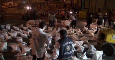 Kolombiya'dan Türkiye'ye Gelen Gübre Çuvallarına Gizlenmiş 228 Kilo Kokain Ele Geçirildi
