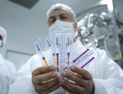 Bakan Koca'dan yerli koronavirüs aşısı ve ilacı ile ilgili önemli açıklama