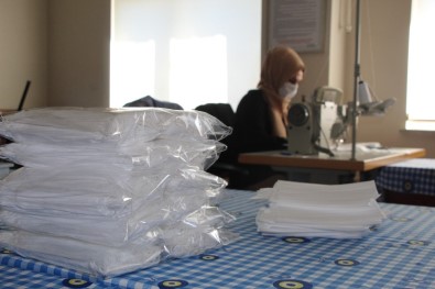 Bingöl Halk Eğitim Merkezi'nde 50 Bin Maske Üretilip Dağıtıldı