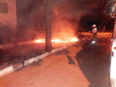 Burhaniye'de Yazlıkların Yanında Çıkan Ot Yangını Korkuttu
