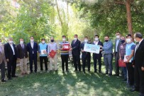 Erciş Kaymakamı Mehmetbeyoğlu, Teknofest2020'de Dereceye Giren Öğrencileri Kabul Etti