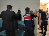 Kuralları Hiçe Sayan 15 Kişi Kumar Oynarken Yakalandı