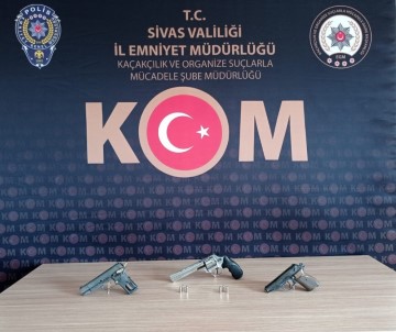 Sivas'ta Silah Ve Mühimmat Kaçakçılığı Operasyonları