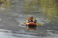 Bakan Soylu Habur Çayı'nda Rafting Botunda Kürek Çekti Haberi