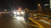 İzmir'de Virajı Alamayan Motosiklet Bariyere Çarptı Açıklaması 1 Ölü