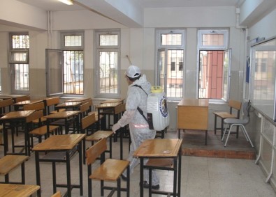Kartal Belediyesi, Öğrencileri İle Buluşacak Okulları Dezenfekte Ediyor