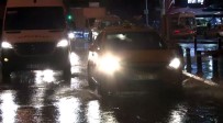Maltepe'de Yollar Göle Döndü
