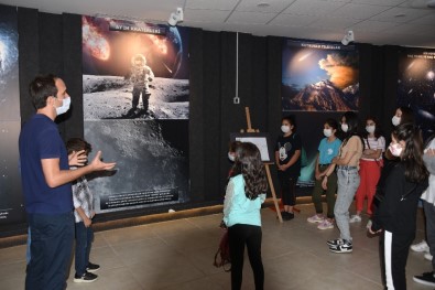 Öğrenciler Uzay Haftası Kapsamında Teleskop İle Jüpiter'i Gözlemlediler