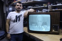 Tamir Ederek 60 Yıllık Televizyonu 15 Bin TL'ye Satılığa Çıkardı