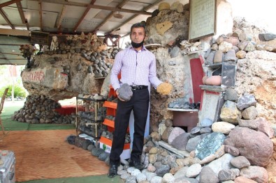 Çiftçinin 'Taş' Gibi Sıra Dışı Koleksiyonu