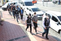 Kocaeli'de FETÖ Operasyonunda Yakalanan 5 Kişi Adliyeye Sevk Edildi