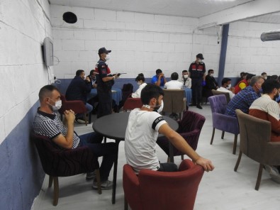 Nevşehir'de Jandarma Kumar Baskını Düzenledi