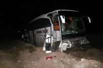 Yozgat'ta Yolcu Otobüsü Şarampole Düştü Açıklaması 10 Kişi Yaralandı Haberi