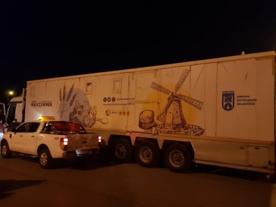 Ankara Büyükşehir Belediyesinden İzmir'e Gıda Yardımı