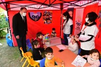 Başkan Gümrükçü Ata'yı Deprem Mağduru Çocuklarla Andı Haberi
