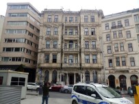 Beyoğlu'nda Tarihi Otelde Bir Kadın Ölü Bulundu