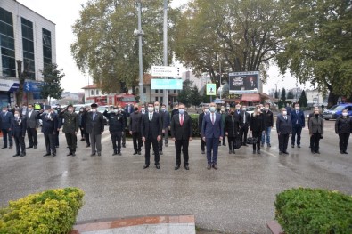 Gazi Mustafa Kemal Atatürk Hendek'te Törenle Anıldı