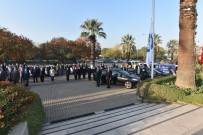 Salihli Belediye Personelinden Ata'ya Saygı Duruşu