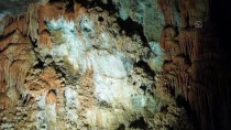 Yozgat'ta İnşaat Kazısında Sarkıt Ve Dikitli Yeraltı Mağarası Bulundu