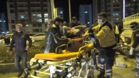 Diyarbakır'da Motosiklet Kamyonetin Altında Kaldı Açıklaması 2 Yaralı Haberi