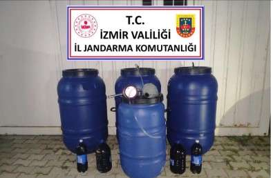 İzmir'de 900 Litre Kaçak Şarap Ele Geçirildi