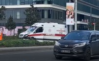(Özel) Sarıyer'de Ambulans Kaldırıma Çıktı Açıklaması 1 Yaralı Haberi