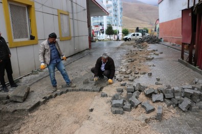 Bitlis Belediyesinin Yol Genişletme Çalışmaları Sürüyor