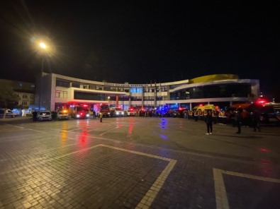 Düzce'de Depremde Hayatını Kaybedenler İçin Anma Etkinliği Düzenlendi