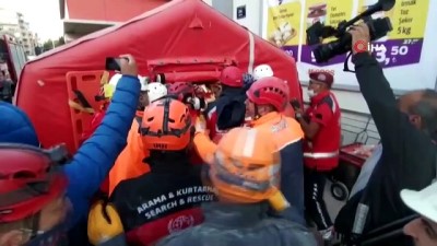 İzmir'de Enkaz Altından 65 Saat Sonra Kurtarılan 3 Yaşındaki Elif, Taburcu Edildi