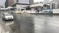 (Özel) İstanbul'da Korkutan Rögar Kapağı Kazası Kamerada