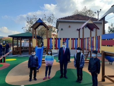 Sultanbeyli' De Çocuklar Başkana Mektup Yazdı; Parkları Yenilendi