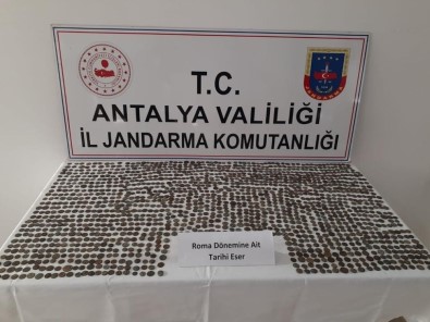 Antalya'da Roma Dönemine Ait 1547 Adet Sikke Ele Geçirildi