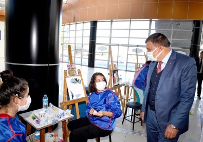 'Büyük Yürekli Ressamlar Buluşuyor' Programı Gerçekleştirildi