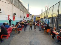 Diyarbakır Büyükşehir Belediyesi Aşevi Tırı İzmir'de Hizmetini Sürdürüyor