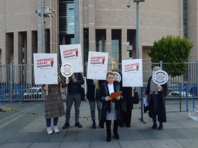 İmam Hatiplilere Hakaret Ettiği İddia Edilen Erol Mütercimler Hakim Karşısında