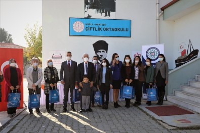 Büyükşehir'den Köy Okullarına Kitap Desteği