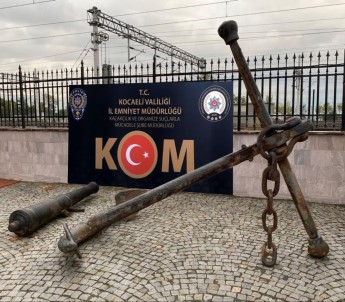 Osmanlı Dönemi'nden Kalma Gemi Çapası Ve Savaş Topu Hurdacıdan Çıktı